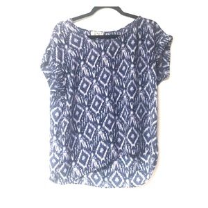 Cotton On | Blue & White Aztec flowy blouse
